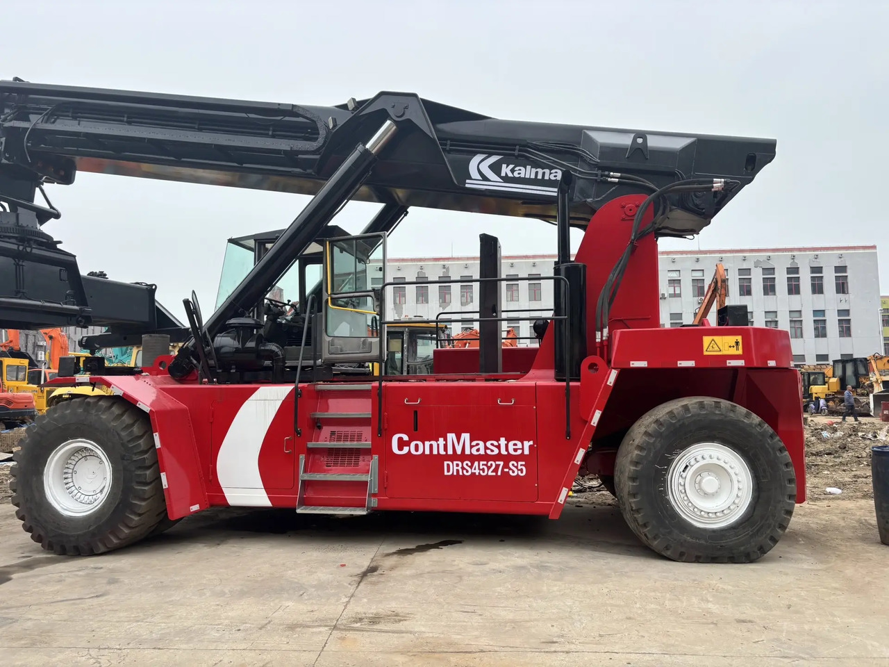 KALMAR DRS 4527 - S5 DRF450 DRT 450 45TON CONTAINER HANDLER - Reachstacker porta contentores: foto 5 KALMAR DRS 4527 - S5 DRF450 DRT 450 45TON CONTAINER HANDLER - Reachstacker porta contentores: foto 5