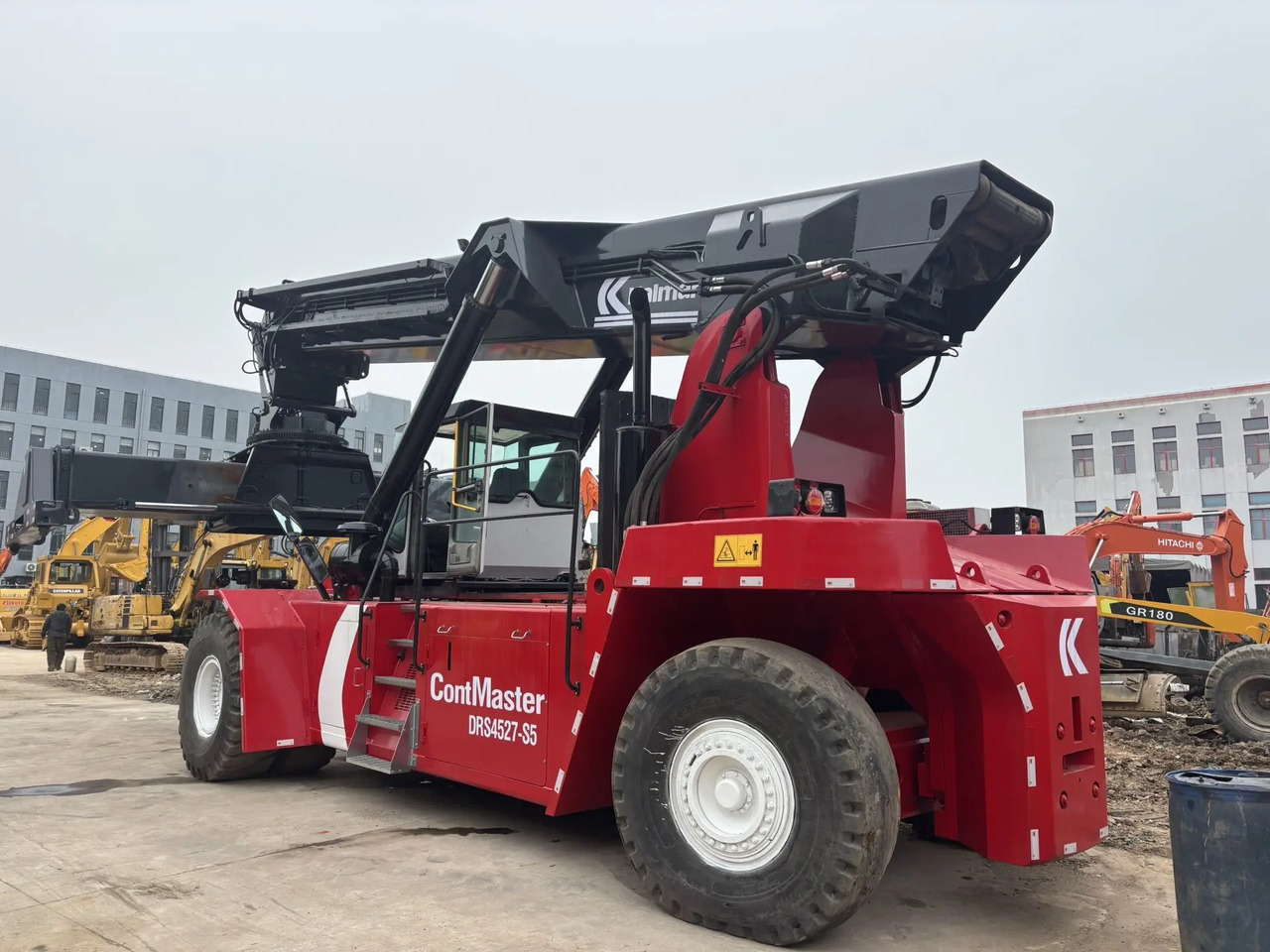 KALMAR DRS 4527 - S5 DRF450 DRT 450 45TON CONTAINER HANDLER - Reachstacker porta contentores: foto 3 KALMAR DRS 4527 - S5 DRF450 DRT 450 45TON CONTAINER HANDLER - Reachstacker porta contentores: foto 3