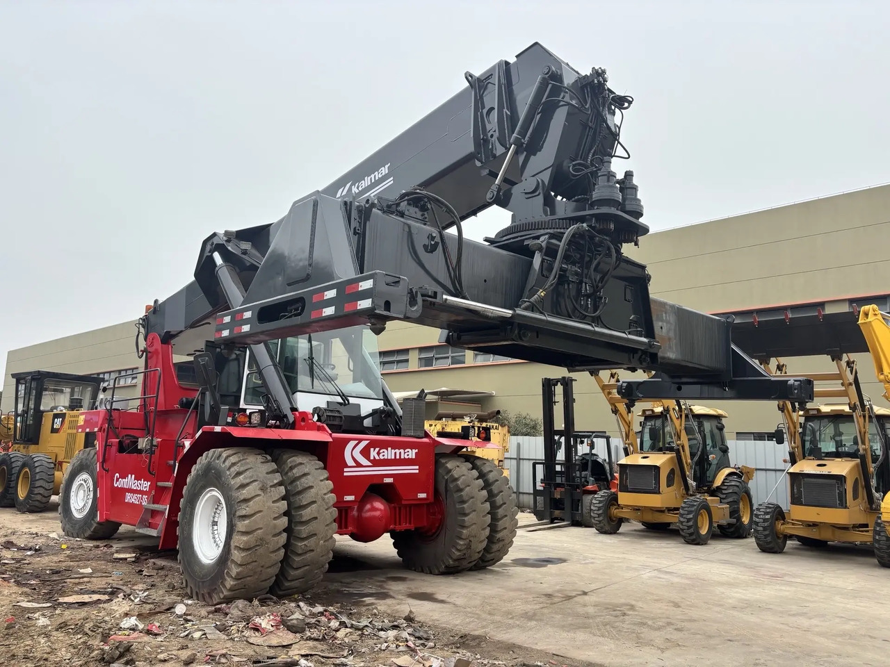 KALMAR DRS4527-S5 DRF450 DRD450 DRT450 - Manipulador de contentor: foto 2 KALMAR DRS4527-S5 DRF450 DRD450 DRT450 - Manipulador de contentor: foto 2