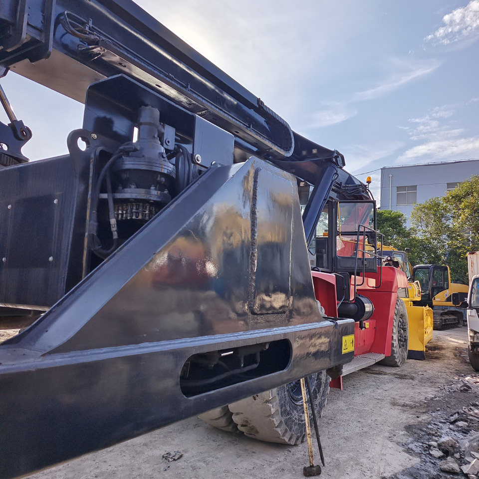 KALMAR DRT 450 - Reachstacker porta contentores: foto 5 KALMAR DRT 450 - Reachstacker porta contentores: foto 5