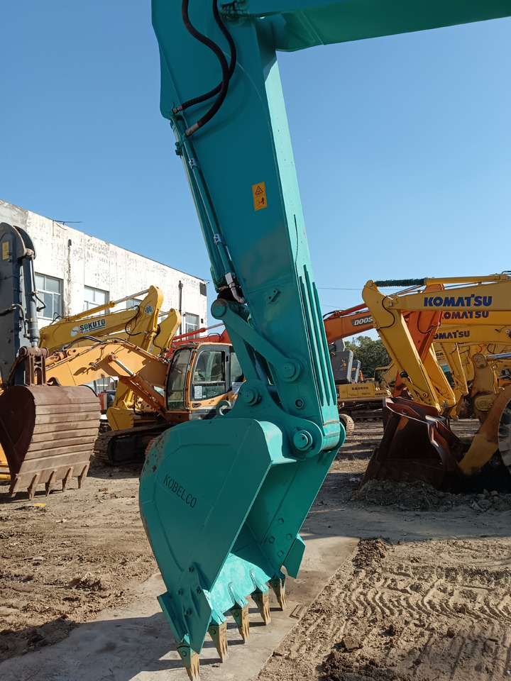 KOBELCO SK200-8 - Escavadora de rastos: foto 4 KOBELCO SK200-8 - Escavadora de rastos: foto 4
