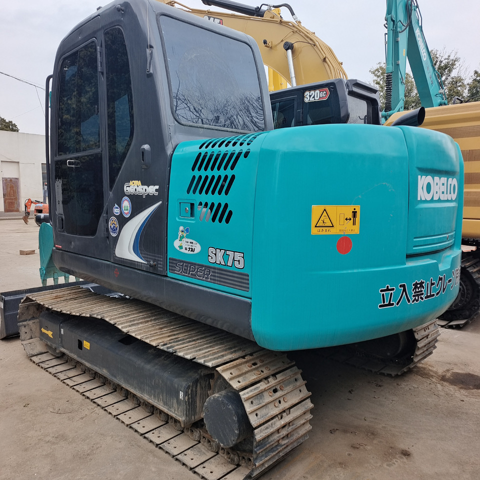KOBELCO SK75 - Escavadora de rastos: foto 1 KOBELCO SK75 - Escavadora de rastos: foto 1