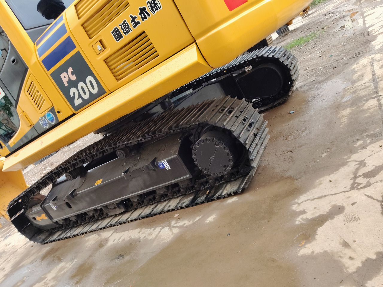 KOMATSU PC200-8 - Escavadora de rastos: foto 3 KOMATSU PC200-8 - Escavadora de rastos: foto 3