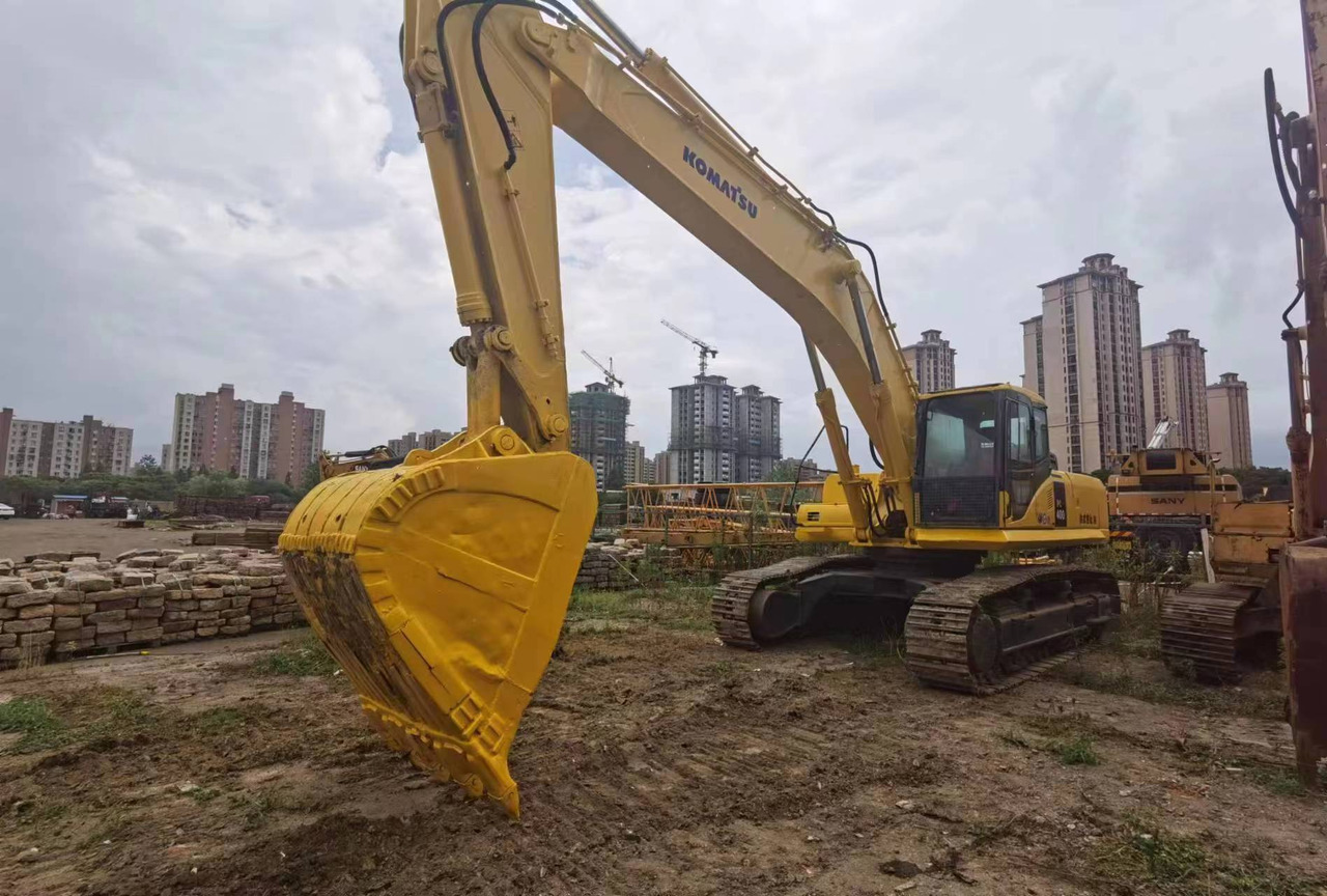 Escavadora de rastos KOMATSU PC400-7: foto 7