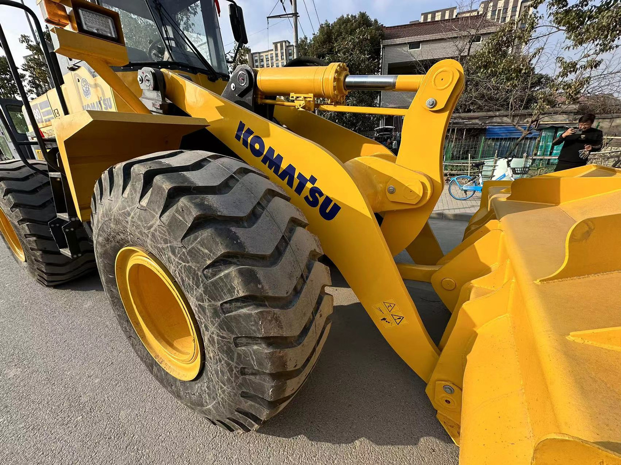 KOMATSU WA 380 - Pá carregadora de rodas: foto 2 KOMATSU WA 380 - Pá carregadora de rodas: foto 2