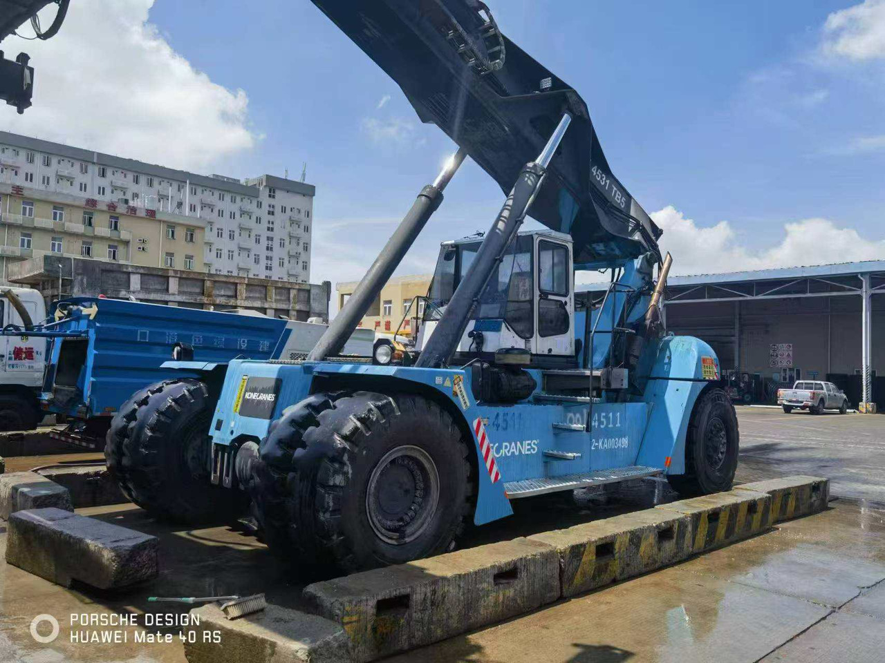 KONECRANES SMV 4531 TB5 - Reachstacker porta contentores: foto 1 KONECRANES SMV 4531 TB5 - Reachstacker porta contentores: foto 1