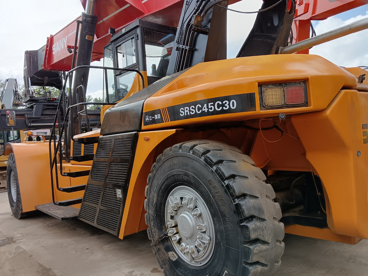 SANY SRSC45C30 REACH STACKER - Reachstacker porta contentores: foto 1 SANY SRSC45C30 REACH STACKER - Reachstacker porta contentores: foto 1
