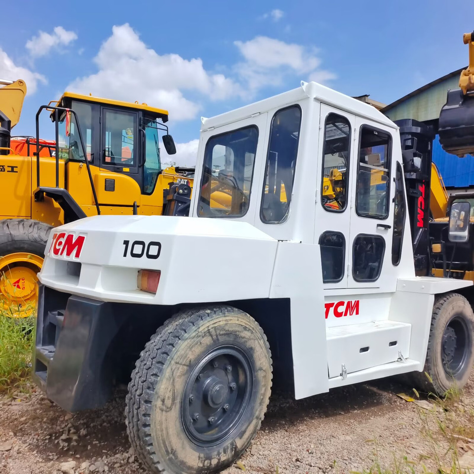 TCM FD100 - Empilhador a diesel: foto 1 TCM FD100 - Empilhador a diesel: foto 1