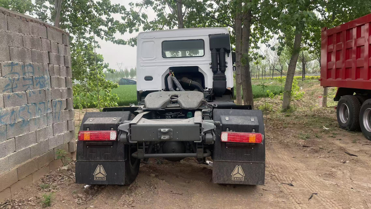 SINOTRUK HOWO 4*2 - Tractor: foto 3 SINOTRUK HOWO 4*2 - Tractor: foto 3