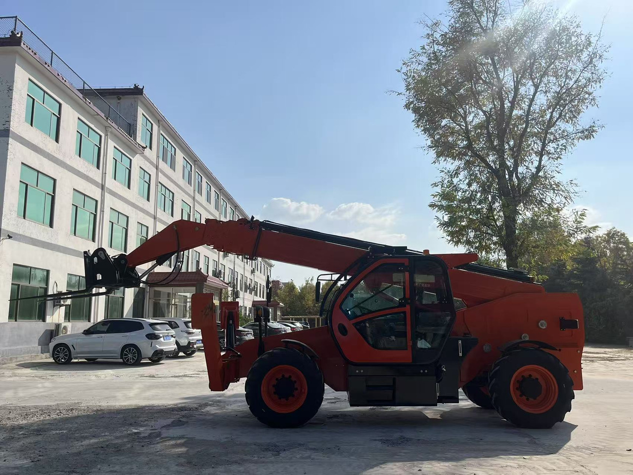 XCMG 17.5 METER BRAND NEW - Empilhador telescópico: foto 2 XCMG 17.5 METER BRAND NEW - Empilhador telescópico: foto 2