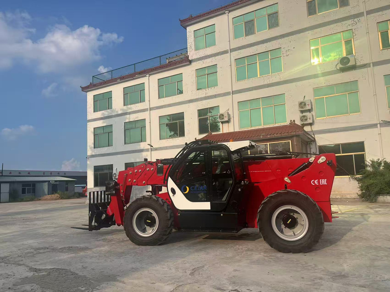 XCMG BRAND NEW 9 METER - Empilhador telescópico: foto 1 XCMG BRAND NEW 9 METER - Empilhador telescópico: foto 1