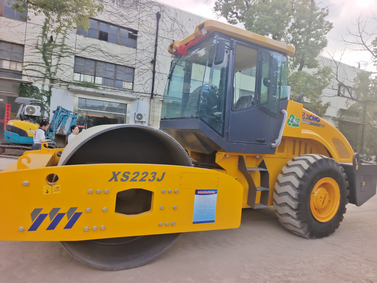 XCMG XS 223J - Compactador de asfalto: foto 1 XCMG XS 223J - Compactador de asfalto: foto 1