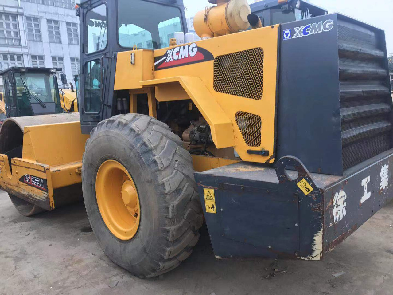 XCMG XS 263J - Compactador de asfalto: foto 1 XCMG XS 263J - Compactador de asfalto: foto 1