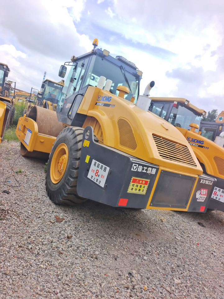 XCMG XS183J - Compactador de asfalto: foto 2 XCMG XS183J - Compactador de asfalto: foto 2