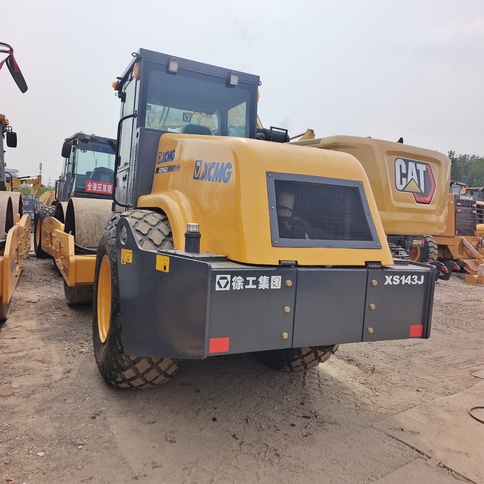 XCMG XS203J - Compactador de asfalto: foto 1 XCMG XS203J - Compactador de asfalto: foto 1