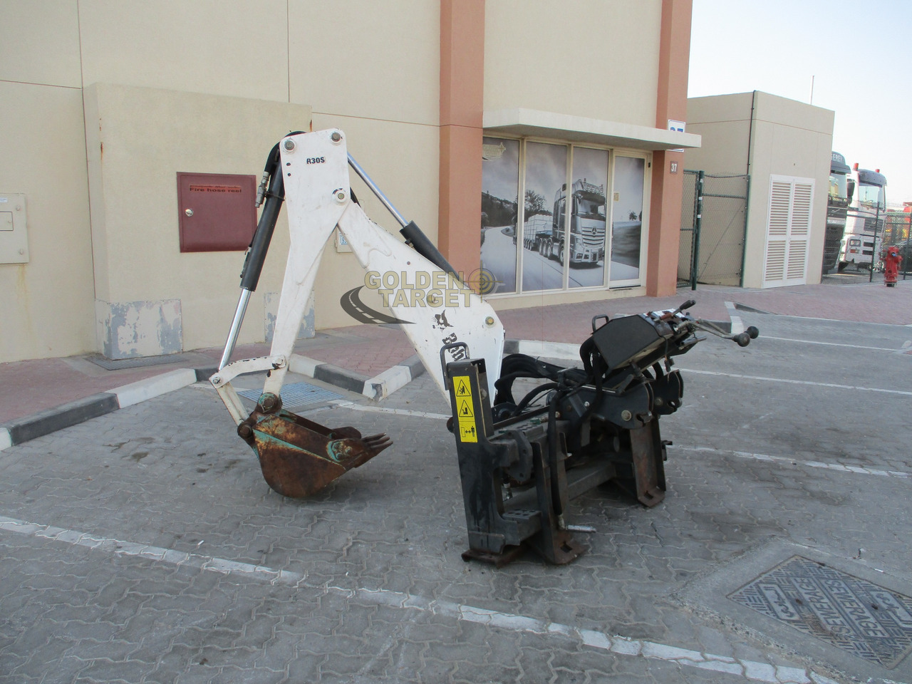 BOBCAT Skid Steer R30S Backhoe Attachment - Balde carregador para Mini pá carregadora: foto 3 BOBCAT Skid Steer R30S Backhoe Attachment - Balde carregador para Mini pá carregadora: foto 3