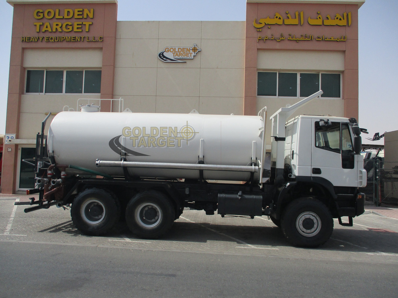 IVECO TRAKKER 380 6x6 Tanker - Camião cisterna: foto 5 IVECO TRAKKER 380 6x6 Tanker - Camião cisterna: foto 5