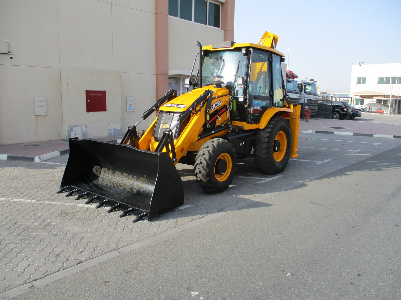 JCB 3DX PLUS 4×4 BACKHOE LOADER - Retroescavadeira: foto 2 JCB 3DX PLUS 4×4 BACKHOE LOADER - Retroescavadeira: foto 2