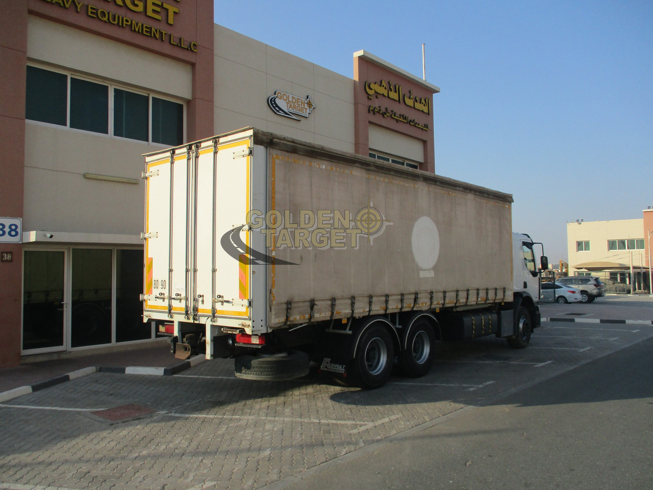 Renault KERAX 380 Curtainsider Truck - Camião de lona: foto 3 Renault KERAX 380 Curtainsider Truck - Camião de lona: foto 3
