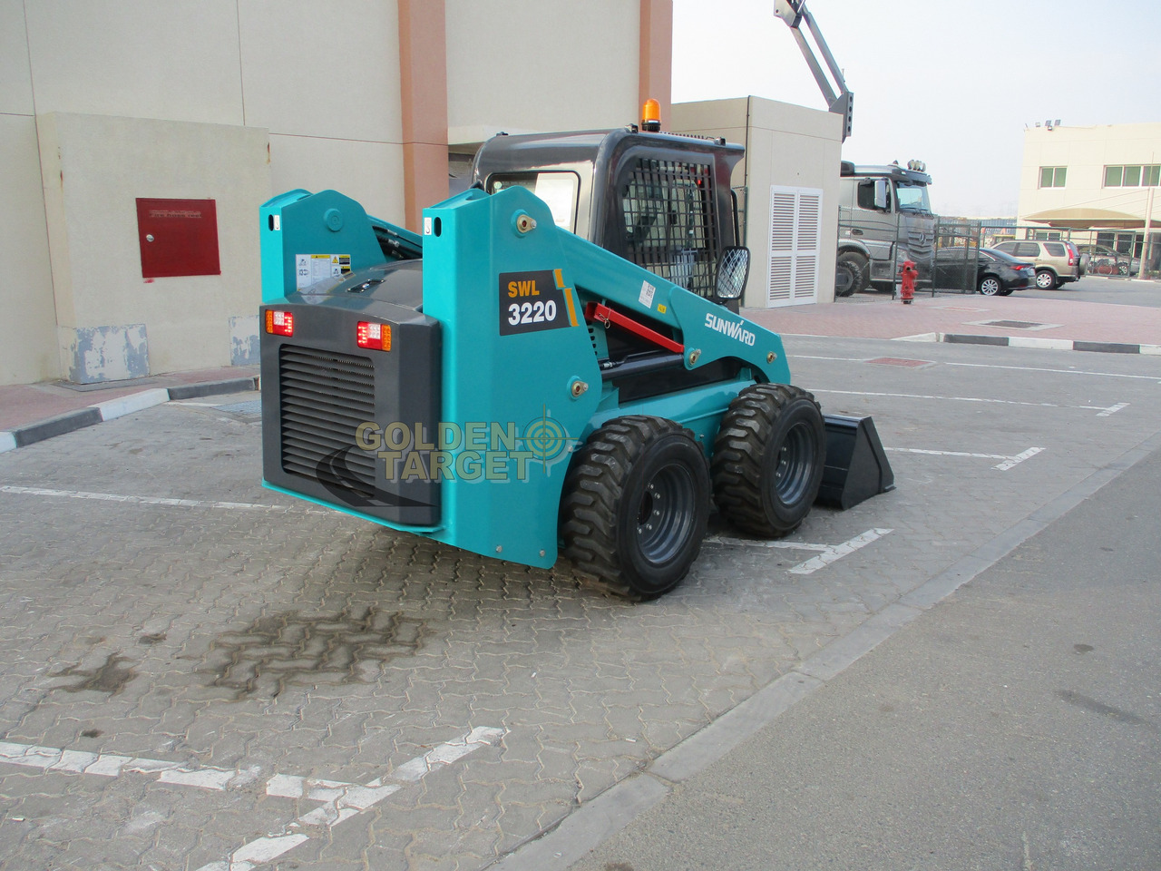SUNWARD SWL3220 Skid Steer - Mini pá carregadora: foto 3 SUNWARD SWL3220 Skid Steer - Mini pá carregadora: foto 3