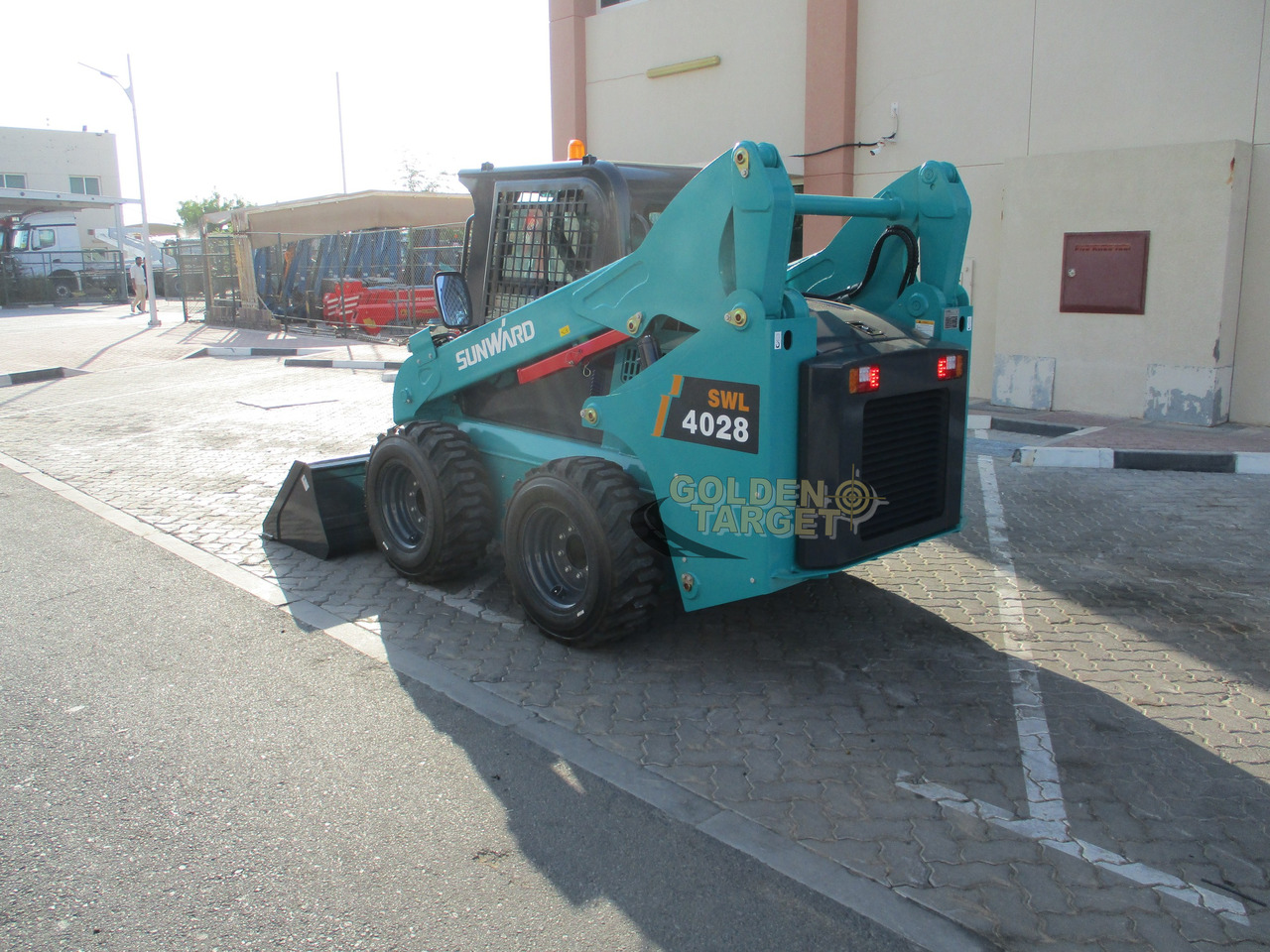 SUNWARD SWL4028 Skid Steer - Mini pá carregadora: foto 4 SUNWARD SWL4028 Skid Steer - Mini pá carregadora: foto 4