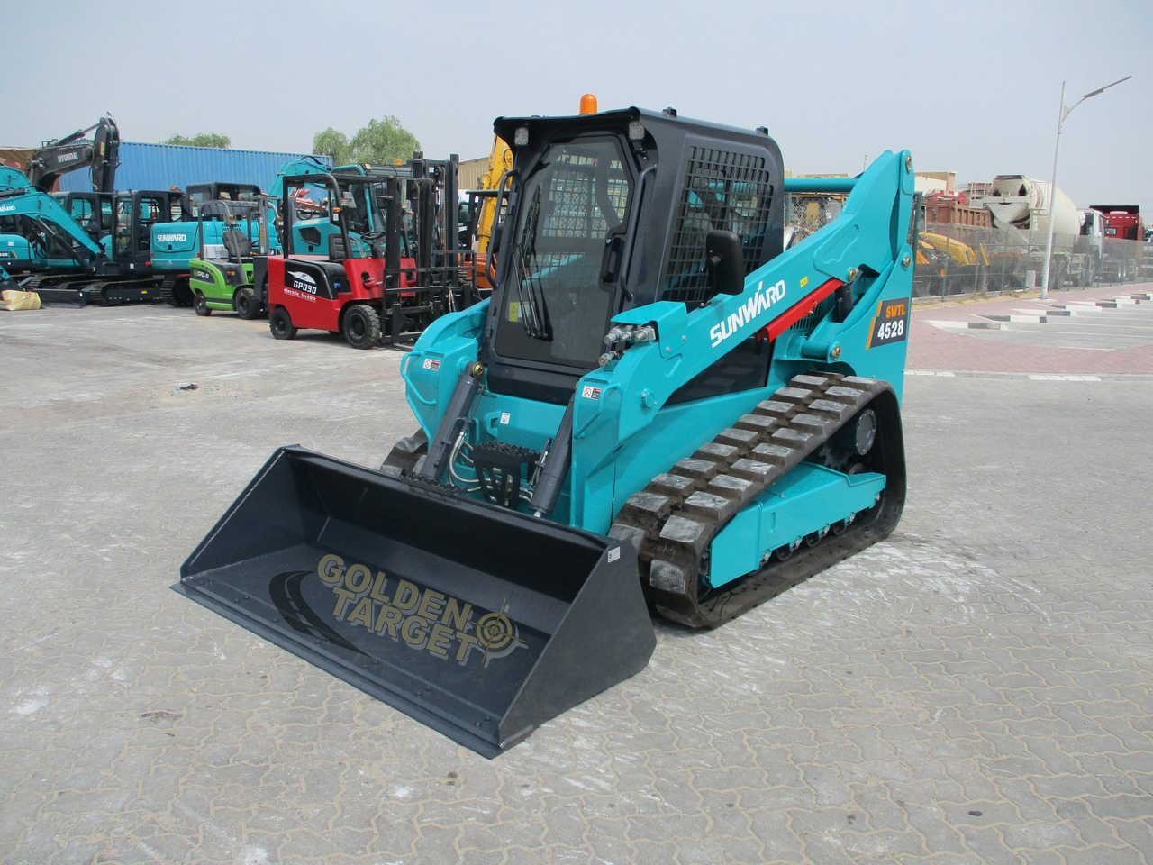 SUNWARD SWTL4528 Skid Steer - Mini pá carregadora: foto 2 SUNWARD SWTL4528 Skid Steer - Mini pá carregadora: foto 2