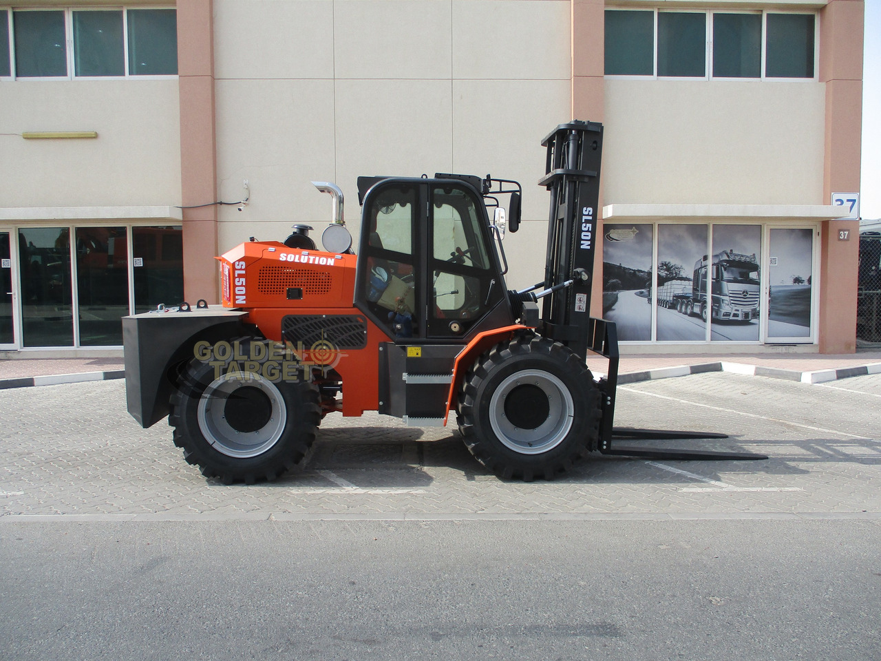 Solution SL50N Rough Terrain Forklift - Empilhador a diesel: foto 5 Solution SL50N Rough Terrain Forklift - Empilhador a diesel: foto 5
