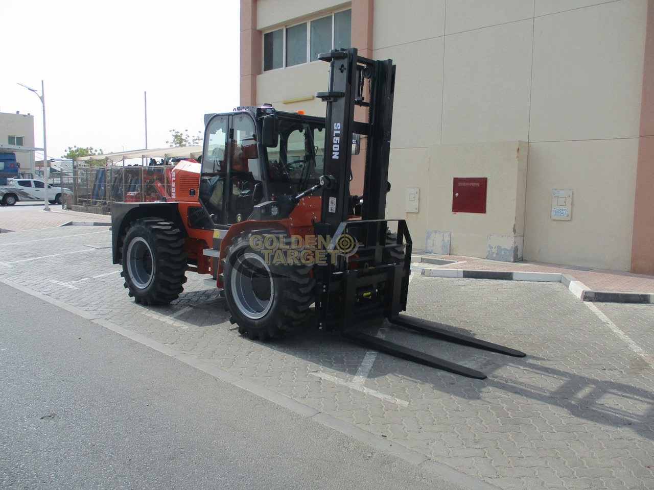 Solution SL50N Rough Terrain Forklift - Empilhador a diesel: foto 1 Solution SL50N Rough Terrain Forklift - Empilhador a diesel: foto 1