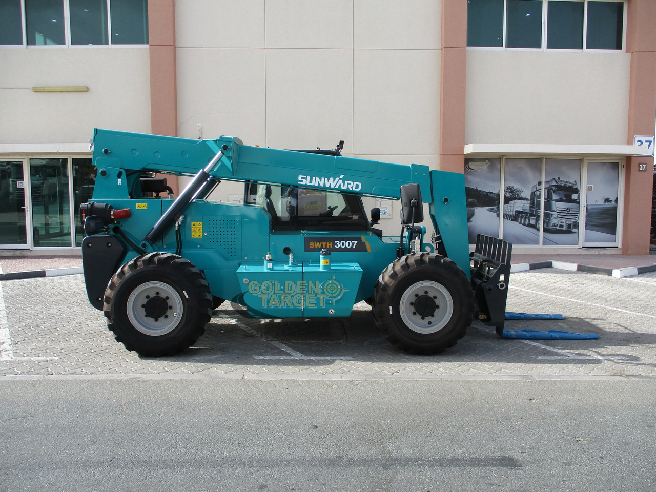 Sunward SWTH3007 4×4 Telehandler - Empilhador telescópico: foto 5 Sunward SWTH3007 4×4 Telehandler - Empilhador telescópico: foto 5