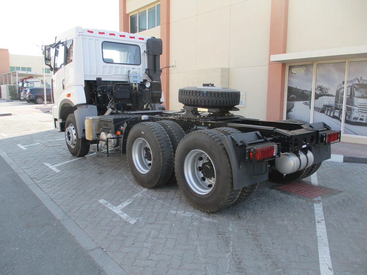 FAW 4181P2K15 6x4 Head Truck - Tractor: foto 4 FAW 4181P2K15 6x4 Head Truck - Tractor: foto 4