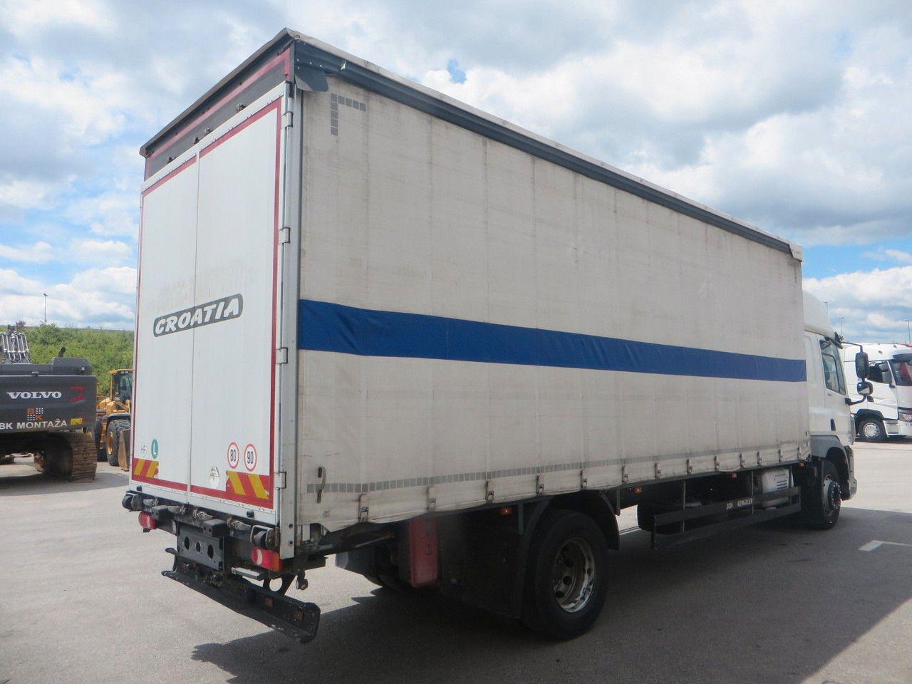 DAF CF320 4x2 18T Curtainside 7.70m - Camião de lona: foto 3 DAF CF320 4x2 18T Curtainside 7.70m - Camião de lona: foto 3