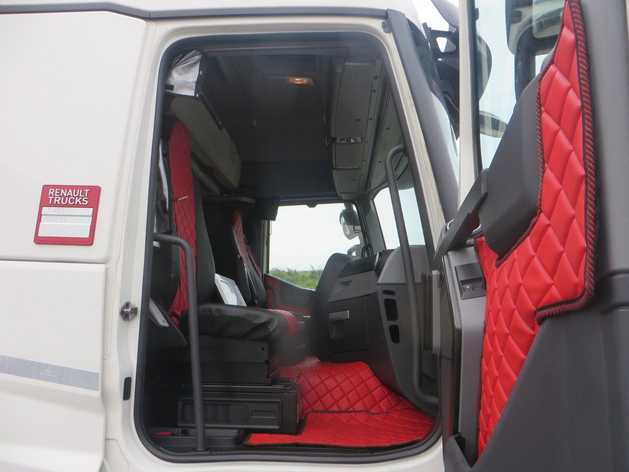 Camião de lona Renault T480 SC 6x2 Tandem jumbo 116m3: foto 16 Camião de lona Renault T480 SC 6x2 Tandem jumbo 116m3: foto 16
