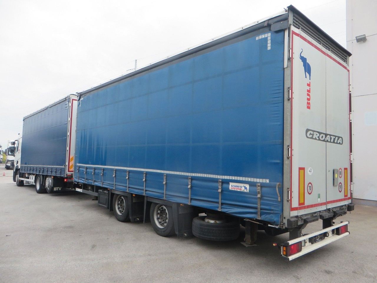 Renault T480 SC 6x2 Tandem jumbo 116m3 - Camião de lona: foto 4 Renault T480 SC 6x2 Tandem jumbo 116m3 - Camião de lona: foto 4