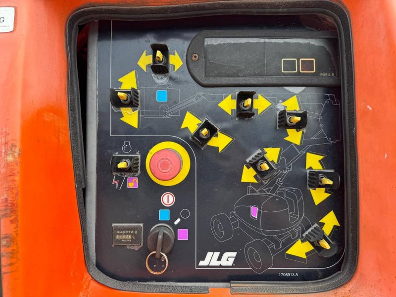 Plataforma articulada JLG 800 AJ: foto 12