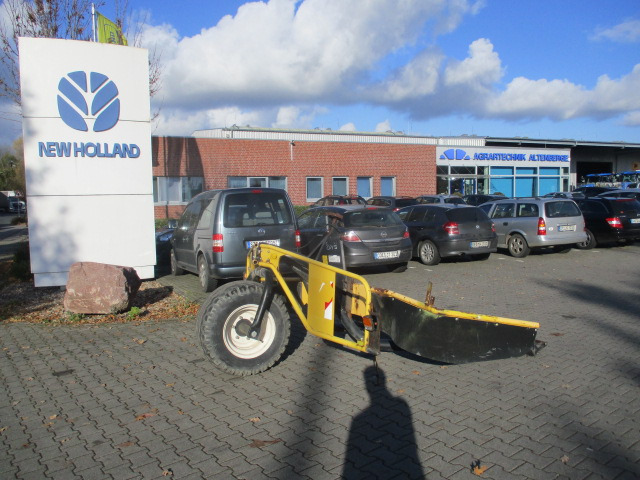 New Holland 300 F Zusatzfahrwerk - Picadora de forragem automotriz: foto 1 New Holland 300 F Zusatzfahrwerk - Picadora de forragem automotriz: foto 1