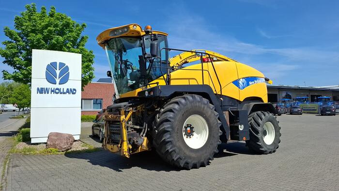 New Holland FR 9060 - Picadora de forragem automotriz: foto 1 New Holland FR 9060 - Picadora de forragem automotriz: foto 1