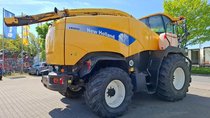 New Holland FR 9060 - Picadora de forragem automotriz: foto 4 New Holland FR 9060 - Picadora de forragem automotriz: foto 4