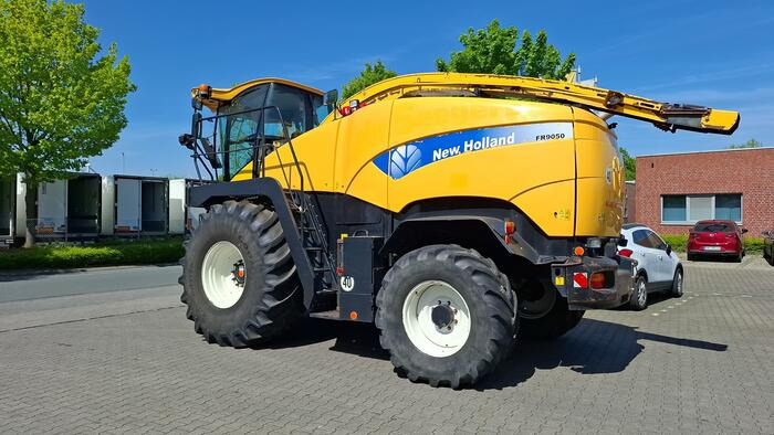 New Holland FR 9060 - Picadora de forragem automotriz: foto 4 New Holland FR 9060 - Picadora de forragem automotriz: foto 4