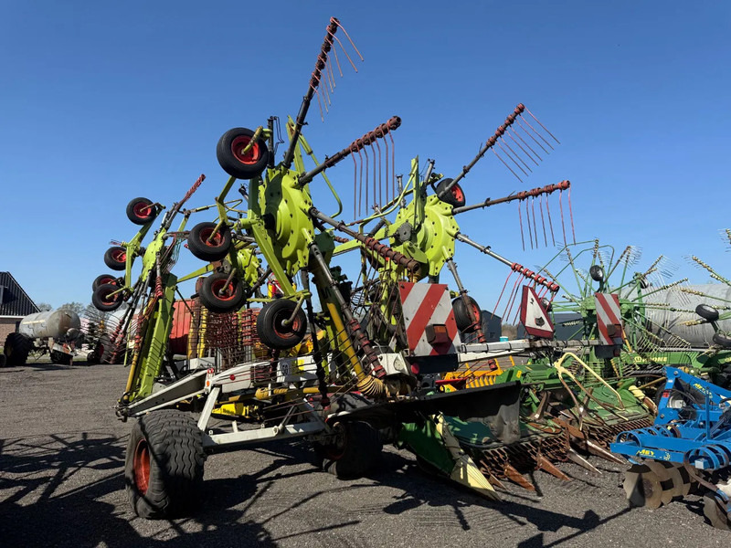 Claas Liner 3000 4 rotor hark zwiller - Ancinho enleirador: foto 5 Claas Liner 3000 4 rotor hark zwiller - Ancinho enleirador: foto 5