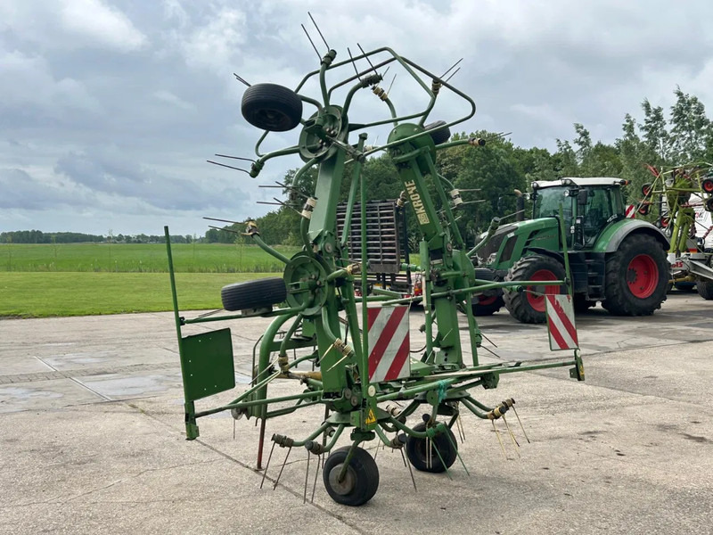 Locação financeira de Krone KW 6.40 schudder schuilstelling hooibouw 6 elements Krone KW 6.40 schudder schuilstelling hooibouw 6 elements: foto 10