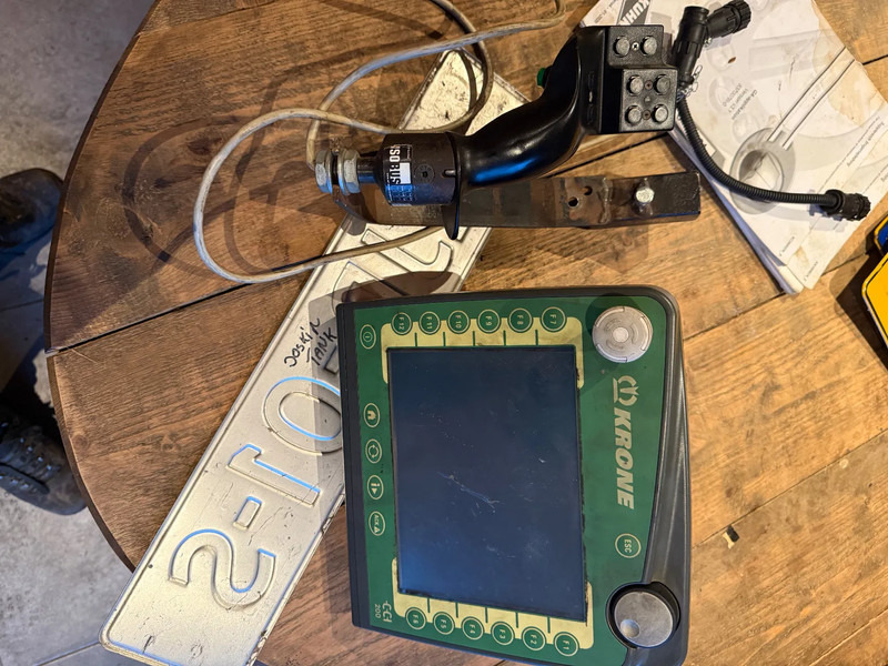 Krone Swadro 1400 Plus 4 rotorhark Zwiller - Ancinho enleirador: foto 3 Krone Swadro 1400 Plus 4 rotorhark Zwiller - Ancinho enleirador: foto 3