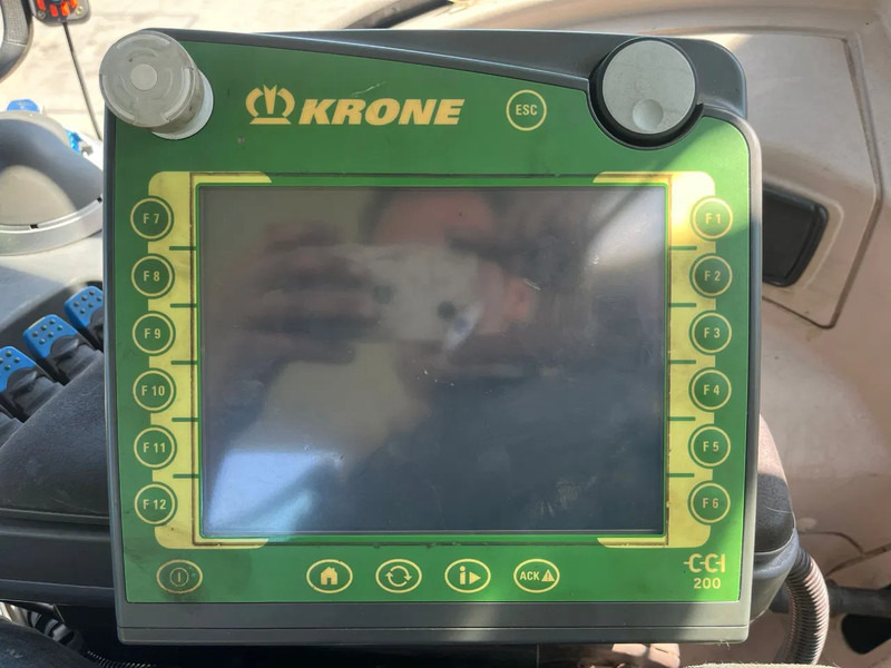Krone swadro 1400 plus 4 rotor hark NIEUW STAAT - Ancinho enleirador: foto 4 Krone swadro 1400 plus 4 rotor hark NIEUW STAAT - Ancinho enleirador: foto 4