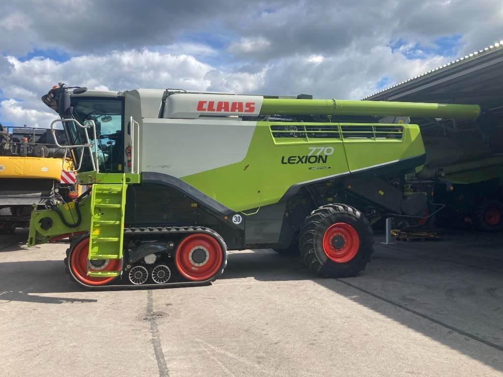 Claas Lexion 770 TT - Ceifeira debulhadora: foto 1 Claas Lexion 770 TT - Ceifeira debulhadora: foto 1