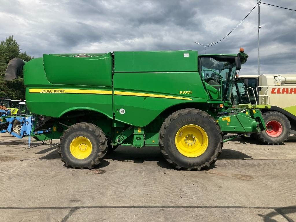 John Deere S 670 i - Ceifeira debulhadora: foto 4 John Deere S 670 i - Ceifeira debulhadora: foto 4