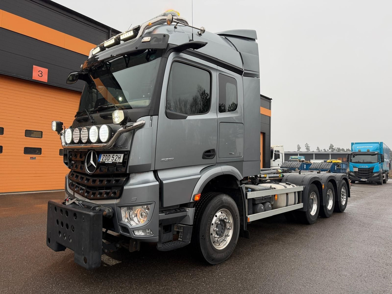 Tridemväxlare Mercedes-Benz Arocs -2022 | JOAB 24 ton | Plogutrustad - Camião polibenne: foto 1 Tridemväxlare Mercedes-Benz Arocs -2022 | JOAB 24 ton | Plogutrustad - Camião polibenne: foto 1