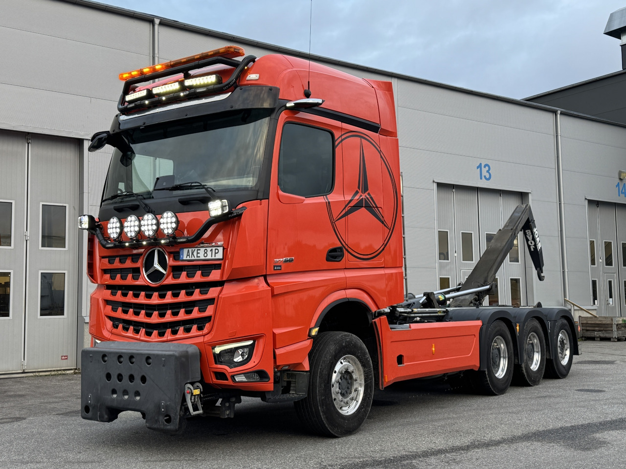 Tridemväxlare Mercedes-Benz Arocs -2023 | JOAB 24 ton | Plogutrustad - Camião polibenne: foto 1 Tridemväxlare Mercedes-Benz Arocs -2023 | JOAB 24 ton | Plogutrustad - Camião polibenne: foto 1