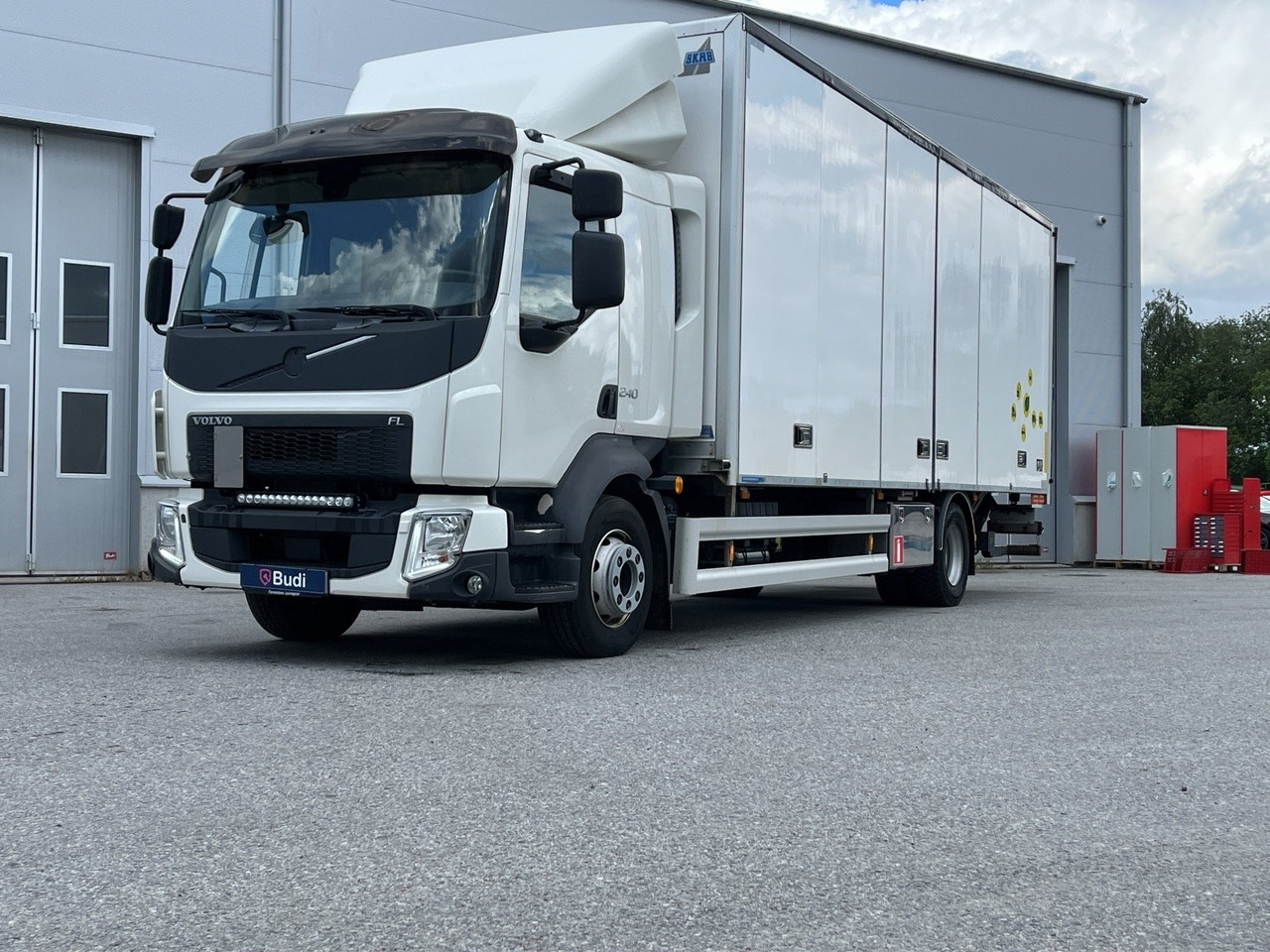 VOLVO FL 4X2 -2020 | - Camião furgão: foto 1 VOLVO FL 4X2 -2020 | - Camião furgão: foto 1
