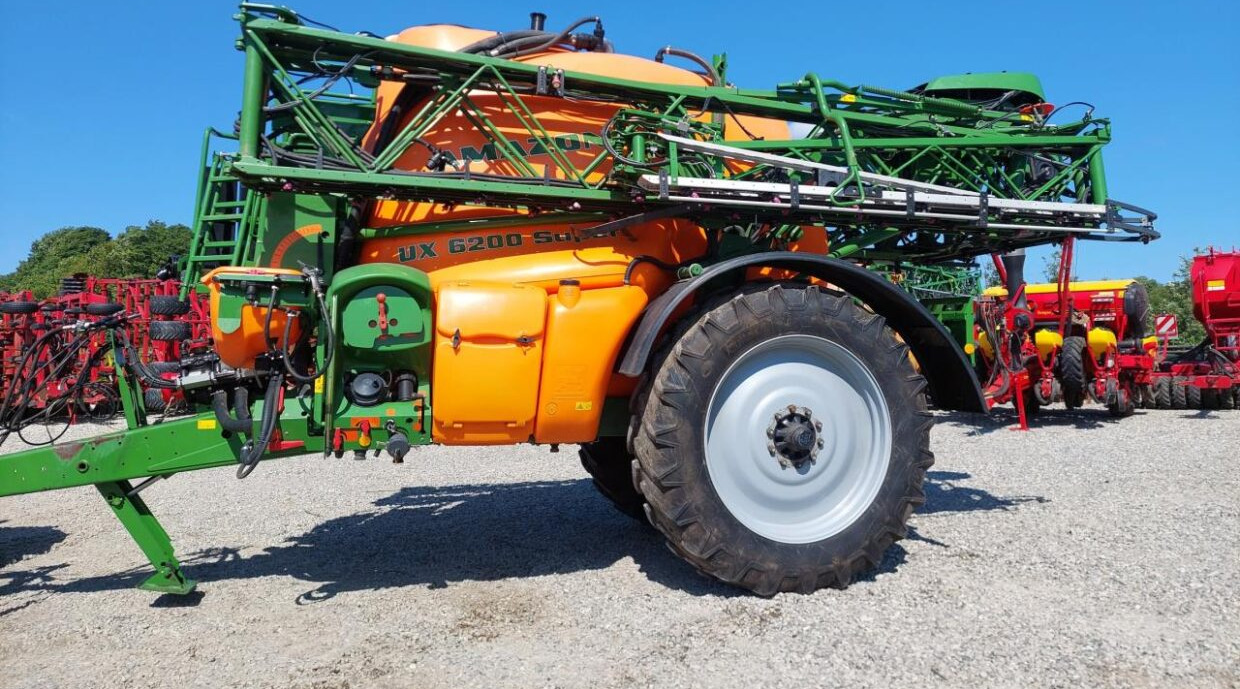 Pulverizador de arrastar Amazone UX 6200 SUPER - 36-30-24m: foto 18