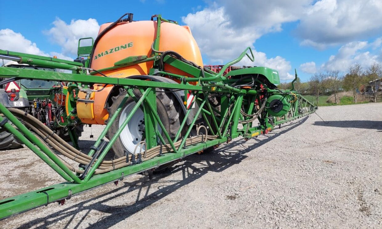 Pulverizador de arrastar Amazone UX 6200 Super 28-30 M: foto 11