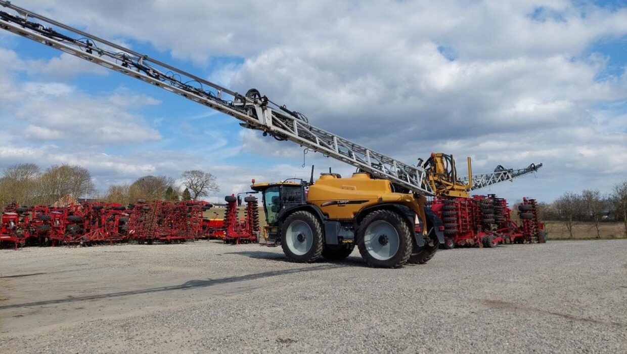 Pulverizador automotor Challenger Rogator 655 B med GPS: foto 8